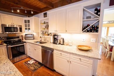 Welcome to your Pocono escape! This bright and spacious on The Hideout Golf in Pennsylvania - for sale on GolfHomes.com, golf home, golf lot