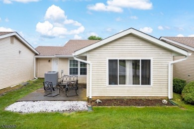 Welcome to this awesome buy in Clearbrook! Enjoy easy living in on Clearbrook Golf Club in New Jersey - for sale on GolfHomes.com, golf home, golf lot