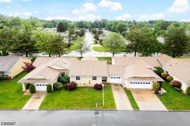 Welcome to this awesome buy in Clearbrook! Enjoy easy living in on Clearbrook Golf Club in New Jersey - for sale on GolfHomes.com, golf home, golf lot