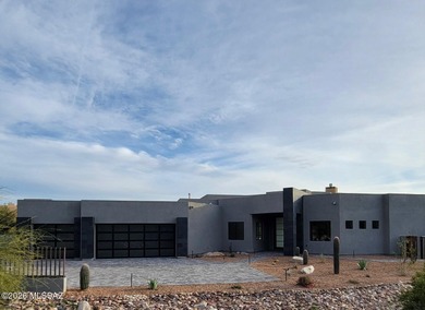 Recently completed new construction overlooking the 17th green on The Gallery Golf Club in Arizona - for sale on GolfHomes.com, golf home, golf lot
