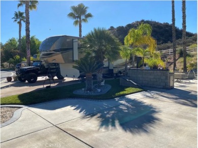 Huge Lot with Built-In BBQ, Stovetop Burner, Island, Sitting on Rancho California RV Resort in California - for sale on GolfHomes.com, golf home, golf lot