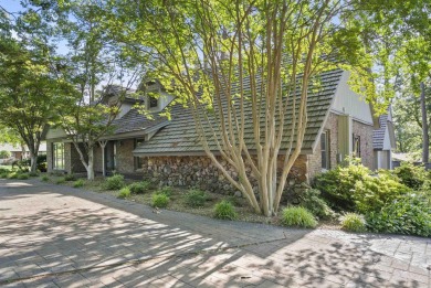 Located just steps from Pleasant Valley Country Club, tennis on Pleasant Valley Country Club in Arkansas - for sale on GolfHomes.com, golf home, golf lot