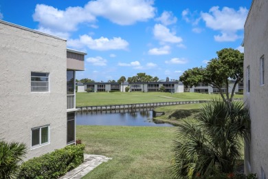 You will love this move in ready, 2 bedroom 2 bath beautifully on Kings Point Golf -Flanders Way in Florida - for sale on GolfHomes.com, golf home, golf lot