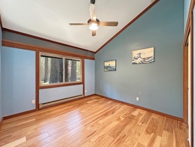 This cozy bright home is located in Graeagle Meadows with views on Graeagle Meadows Golf Course in California - for sale on GolfHomes.com, golf home, golf lot