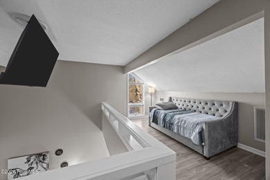 Fully furnished and thoughtfully updated, this two-level condo on Harbour Point Golf Club in North Carolina - for sale on GolfHomes.com, golf home, golf lot