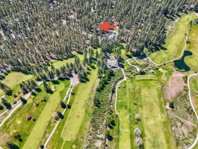 This cozy bright home is located in Graeagle Meadows with views on Graeagle Meadows Golf Course in California - for sale on GolfHomes.com, golf home, golf lot