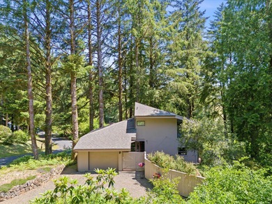 Dreaming of the Oregon Coast? Don't miss this delightful home on Salishan Spa and Golf Resort in Oregon - for sale on GolfHomes.com, golf home, golf lot