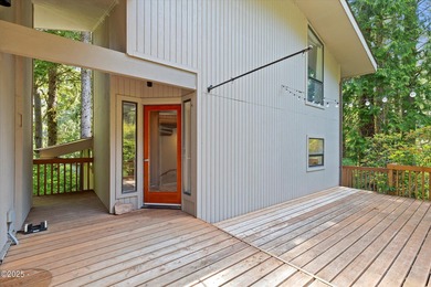 Dreaming of the Oregon Coast? Don't miss this delightful home on Salishan Spa and Golf Resort in Oregon - for sale on GolfHomes.com, golf home, golf lot