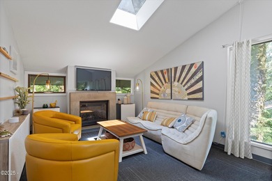 Dreaming of the Oregon Coast? Don't miss this delightful home on Salishan Spa and Golf Resort in Oregon - for sale on GolfHomes.com, golf home, golf lot