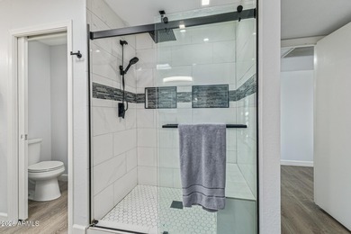 Peaceful and Serene Lakefront Home.This, 3 bed, 2 bath,home has on Cottonwood Country Club in Arizona - for sale on GolfHomes.com, golf home, golf lot