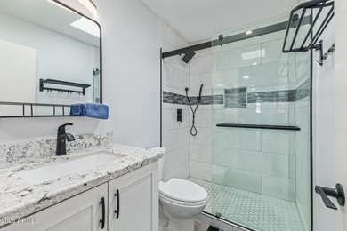 Peaceful and Serene Lakefront Home.This, 3 bed, 2 bath,home has on Cottonwood Country Club in Arizona - for sale on GolfHomes.com, golf home, golf lot