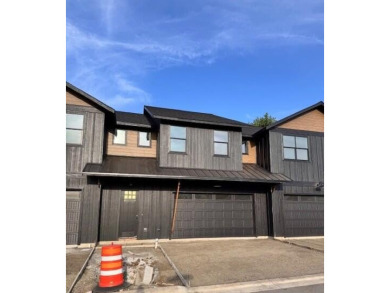 Summer interest rate special, call agent for more details! Call on  in Oregon - for sale on GolfHomes.com, golf home, golf lot