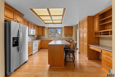 Welcome to this spacious and beautifully maintained 3-bedroom on Prairie Green Golf Course in South Dakota - for sale on GolfHomes.com, golf home, golf lot