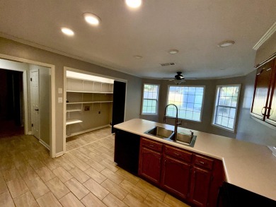 Mint condition, amazing, Well Maintained Home, *Seeing is on Stonebridge Golf Club in Tennessee - for sale on GolfHomes.com, golf home, golf lot