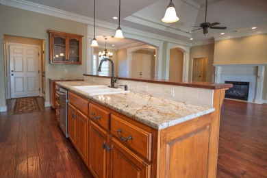 Patricia Island Estates, Grove, OK Home on 1 Acre Lot    What an on Patricia Island Golf Club in Oklahoma - for sale on GolfHomes.com, golf home, golf lot