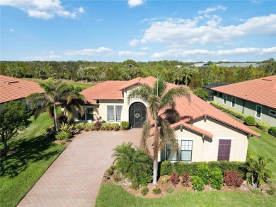 Discover Your Private Oasis in Sarasota National.

Experience on Sarasota National Golf Club in Florida - for sale on GolfHomes.com, golf home, golf lot