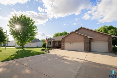Immaculate one owner ranch home with 5-bedroom, 3 bath, 3 stall on Central Valley Golf Club in South Dakota - for sale on GolfHomes.com, golf home, golf lot
