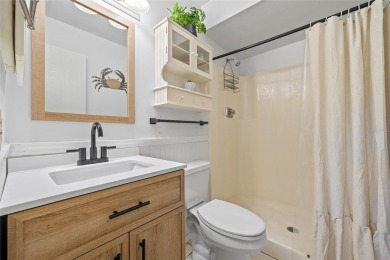TURNKEY 2 BEDROOM, 2 BATH CONDO IN THE LAKEFRONT COMMUNITY OF on Kingsway Country Club in Florida - for sale on GolfHomes.com, golf home, golf lot