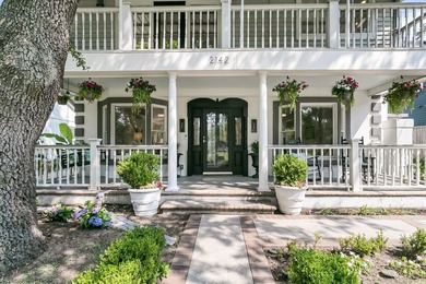 Tucked beneath a canopy of sweeping live oaks, this beautifully on Charleston Municipal Golf Course in South Carolina - for sale on GolfHomes.com, golf home, golf lot