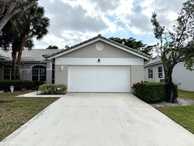 Exceptional Opportunity - Priced 10% Below Recent Sales! 3 bed on Aberdeen Golf and Country Club in Florida - for sale on GolfHomes.com, golf home, golf lot