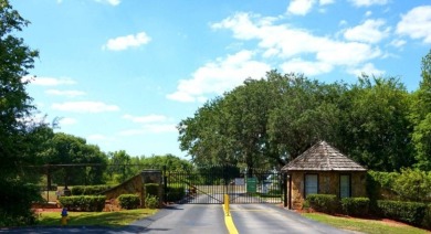 If you're looking for that special home in the Central Florida on Lake Henry Golf Club in Florida - for sale on GolfHomes.com, golf home, golf lot