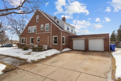 Well maintained, all brick upper/lower duplex is a fantastic on Reid Golf Course in Wisconsin - for sale on GolfHomes.com, golf home, golf lot