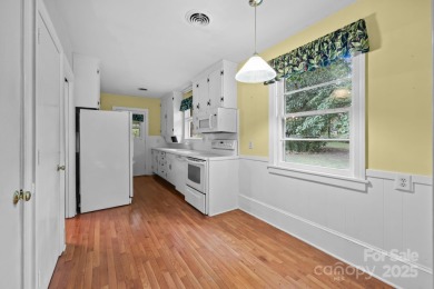 Welcome to 921 Confederate Avenue, a charming brick ranch on Country Club of Salisbury in North Carolina - for sale on GolfHomes.com, golf home, golf lot