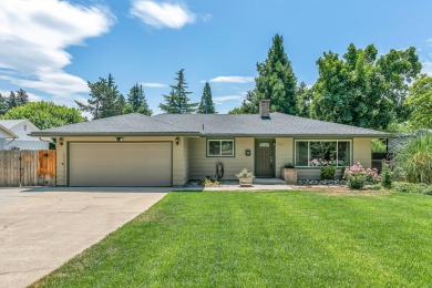 Updated Old East Medford with a huge yard, finished shop, and on Rogue Valley Country Club in Oregon - for sale on GolfHomes.com, golf home, golf lot