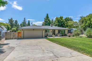 Updated Old East Medford with a huge yard, finished shop, and on Rogue Valley Country Club in Oregon - for sale on GolfHomes.com, golf home, golf lot
