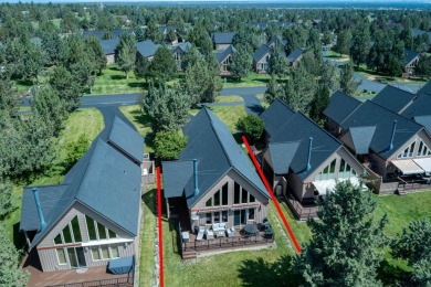 Charming chalet located on the 14th fairway in one of Central on Eagle Crest Golf Resort - Ridge Course in Oregon - for sale on GolfHomes.com, golf home, golf lot