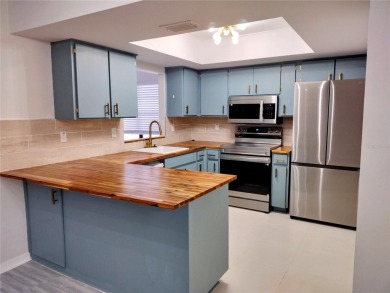 One or more photo(s) has been virtually staged. Welcome to your on Falcon Watch Golf Club in Florida - for sale on GolfHomes.com, golf home, golf lot