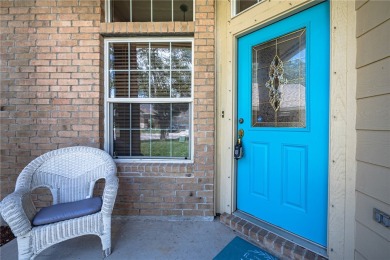 Welcome to this charming patio-style home! As you come inside on Rockport Country Club in Texas - for sale on GolfHomes.com, golf home, golf lot