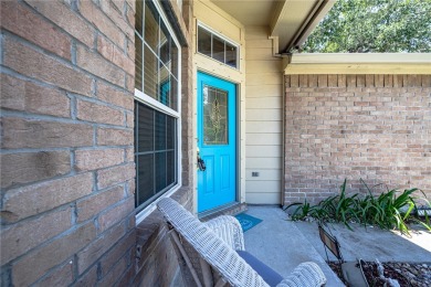 Welcome to this charming patio-style home! As you come inside on Rockport Country Club in Texas - for sale on GolfHomes.com, golf home, golf lot