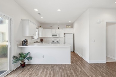 Welcome to this 3 bedroom, 2.5 bath townhouse located in the on Arcadian Shores Golf Club in South Carolina - for sale on GolfHomes.com, golf home, golf lot