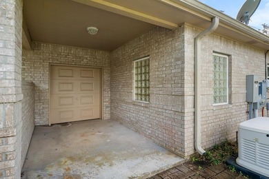 Welcome to 104 Peachtree Dr, a beautifully maintained single on Rockport Country Club in Texas - for sale on GolfHomes.com, golf home, golf lot