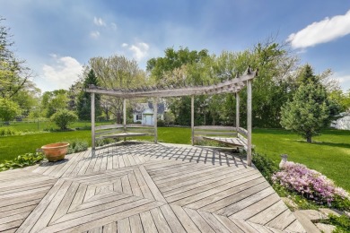 Welcome to this beautifully cared for one owner home offering on Palos Hills Municipal Golf Course in Illinois - for sale on GolfHomes.com, golf home, golf lot