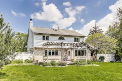 Welcome to this beautifully cared for one owner home offering on Palos Hills Municipal Golf Course in Illinois - for sale on GolfHomes.com, golf home, golf lot