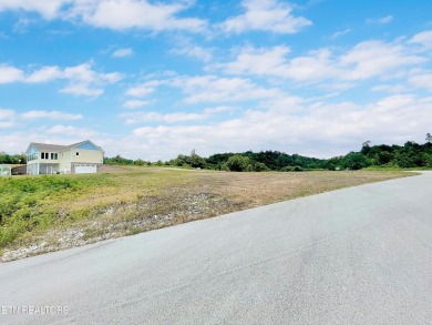 Ready to build your dream home? Welcome to this completely level on Woodlake Golf Club in Tennessee - for sale on GolfHomes.com, golf home, golf lot