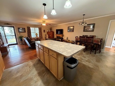 Great 3 bedroom, 2 bath home, great mountain top community! It on Skyland Lakes Golf Course in Virginia - for sale on GolfHomes.com, golf home, golf lot
