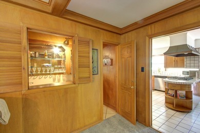 Luxurious brick home on the prestigious Texarkana Country Club on Texarkana Golf and Country Club in Arkansas - for sale on GolfHomes.com, golf home, golf lot