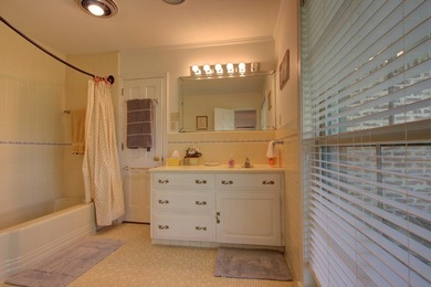 Luxurious brick home on the prestigious Texarkana Country Club on Texarkana Golf and Country Club in Arkansas - for sale on GolfHomes.com, golf home, golf lot