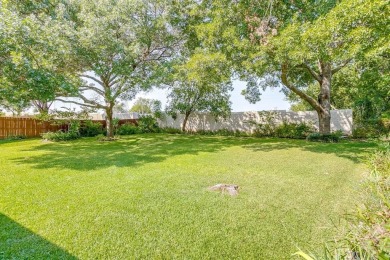 Charming Home in Ridglea Country Club Estates! Nestled in the on Ridglea Golf Course in Texas - for sale on GolfHomes.com, golf home, golf lot