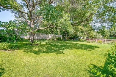 Charming Home in Ridglea Country Club Estates! Nestled in the on Ridglea Golf Course in Texas - for sale on GolfHomes.com, golf home, golf lot