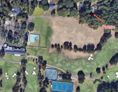 Luxurious brick home on the prestigious Texarkana Country Club on Texarkana Golf and Country Club in Arkansas - for sale on GolfHomes.com, golf home, golf lot