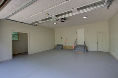 Luxurious brick home on the prestigious Texarkana Country Club on Texarkana Golf and Country Club in Arkansas - for sale on GolfHomes.com, golf home, golf lot