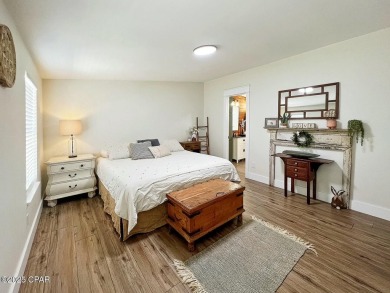 Don't miss this fantastic opportunity to own a spacious on Sharks Tooth Golf Club in Florida - for sale on GolfHomes.com, golf home, golf lot