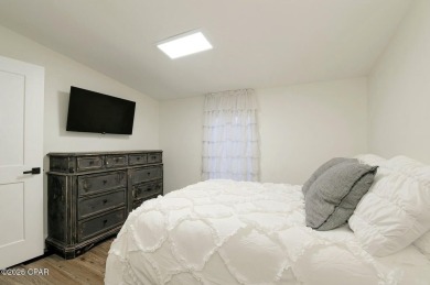 Don't miss this fantastic opportunity to own a spacious on Sharks Tooth Golf Club in Florida - for sale on GolfHomes.com, golf home, golf lot