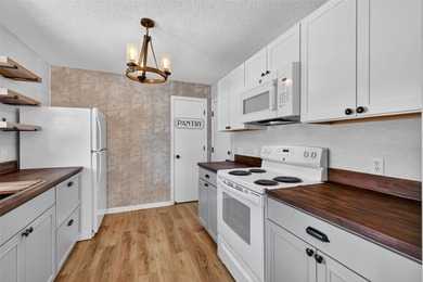 One or more photo(s) has been virtually staged. BEAUTIFULLY on El Diablo Executive Golf Course in Florida - for sale on GolfHomes.com, golf home, golf lot