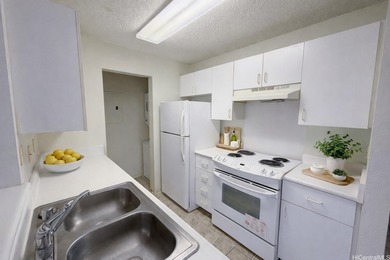 Step into island living in this spacious 3-bedroom, 2-bath on Leilehua Golf Course in Hawaii - for sale on GolfHomes.com, golf home, golf lot