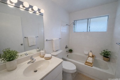 Step into island living in this spacious 3-bedroom, 2-bath on Leilehua Golf Course in Hawaii - for sale on GolfHomes.com, golf home, golf lot